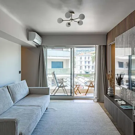 Beautiful Renovated Flat - Close To Martinez Hotel